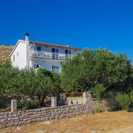 Belakusic 1 公寓 *