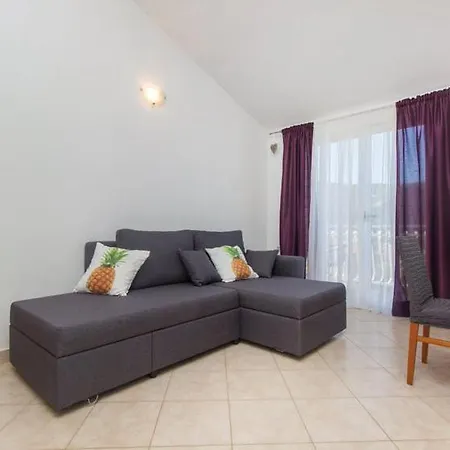 Belakusic 1 Grebaštica