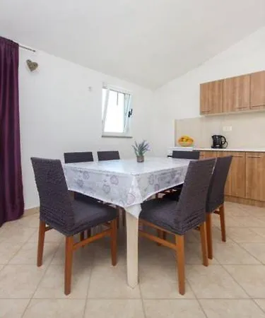 Belakusic 1 Appartement *