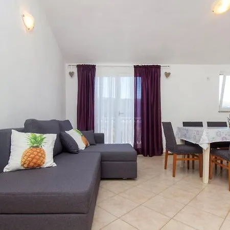 Belakusic 1 Grebaštica