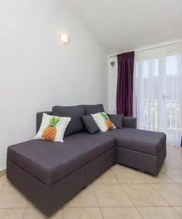 Belakusic 1 公寓 *