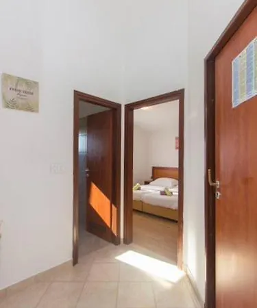 Belakusic 1 公寓 *