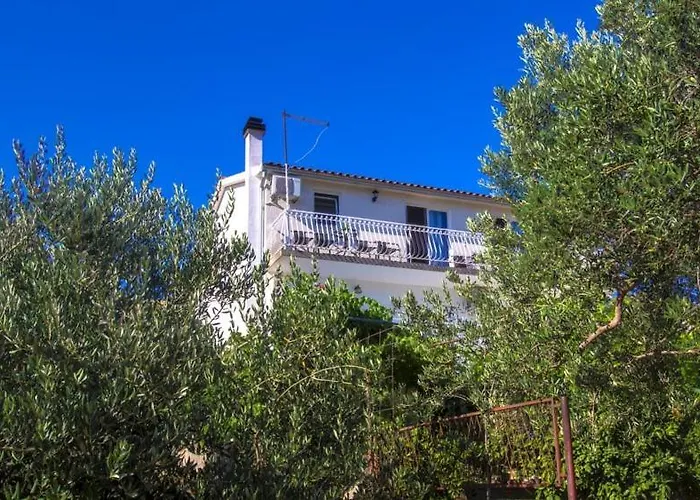 Apartment Belakusic 1