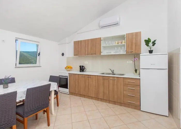 Belakusic 1 Apartment