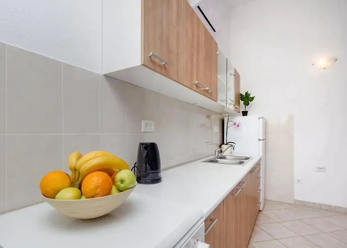 Belakusic 1 Apartment