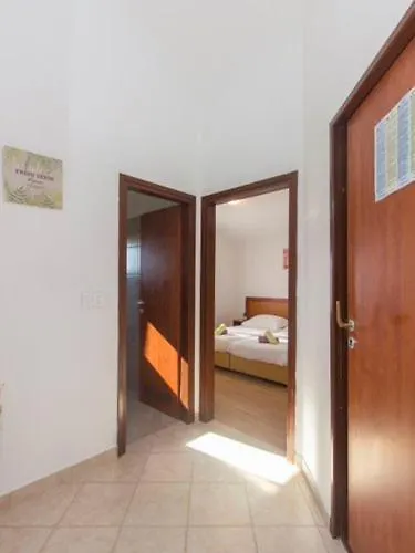 Belakusic 1 Apartment *